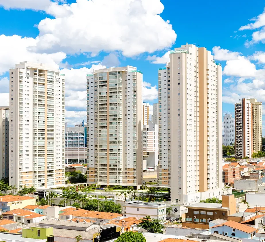 Edifícios residenciais na região de atuação da Barreiros & Moreno.